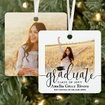 2 Foto Afstuderen Elegant Black Script Class Year Metalen Ornament<br><div class="desc">Herdenking van het succes van de afgestudeerde met een op maat gesneden 2 afstuderen kerstversiering met foto's. Afbeeldingen en alle tekst zijn eenvoudig aan te passen en kunnen op voor en achter verschillend zijn. (AFBEELDING PLACEMENT TIP: Een gemakkelijke manier om een foto precies te centreren hoe u wilt is het...</div>