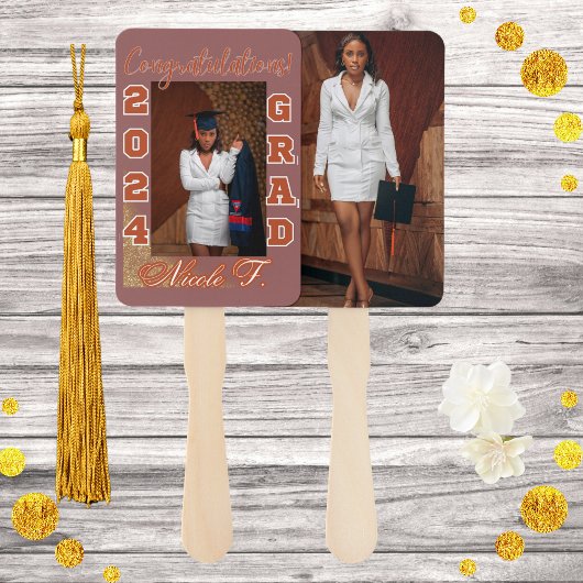 2 Foto Afstuderen met Maroon rood en goud Handwaaier