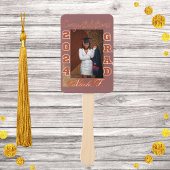 2 Foto Afstuderen met Maroon rood en goud Handwaaier