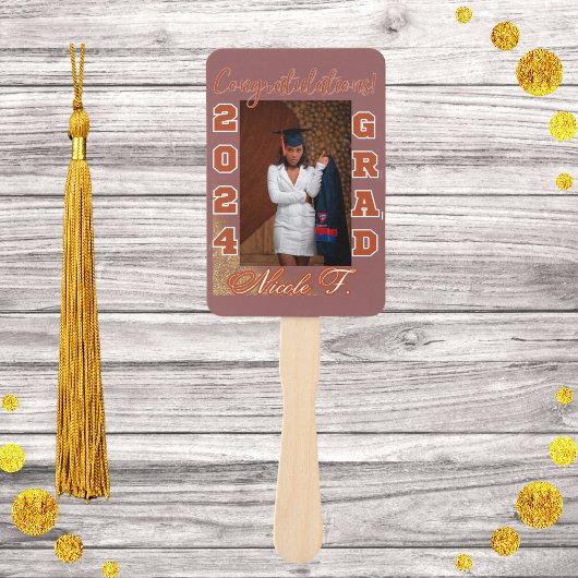 2 Foto Afstuderen met Maroon rood en goud Handwaaier