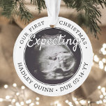 2 Foto Baby Ultrasone ouders Verwachten moderne Ornament<br><div class="desc">Viel het kostbare geschenk van je nieuwste familielid met een stijlvol ornament met twee foto's rond acryl. Genderneutraal ontwerp is geschikt voor een nieuwe baby of meisje. De woorden en de afbeeldingen op deze sjabloon zijn eenvoudig te personaliseren, en kunnen verschillend of het zelfde op voor en rug zijn. (AFBEELDING...</div>