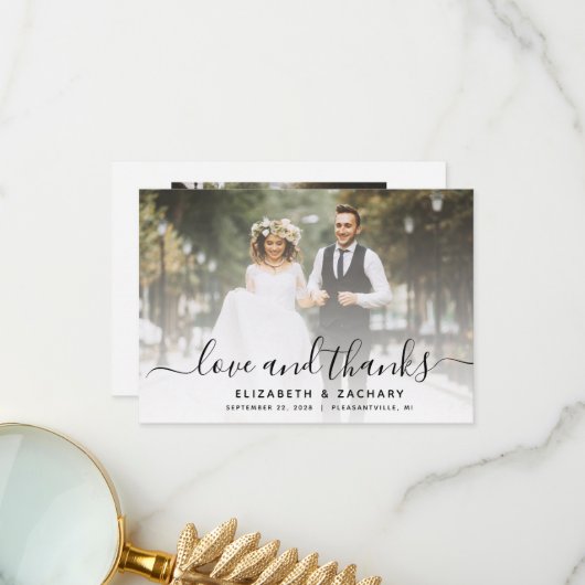 2-foto Black Script Wedding Bedankkaart (Voorkant / Achterkant in situ)
