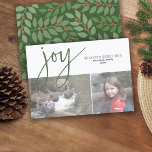 2 Foto Collage Joy Script Season's Greeting Olive Feestdagenkaart<br><div class="desc">De schaduw van groene botanische bladeren met koraalrode bessen - Een griezelig ontwerp met een 2 foto-collage op de voorkant en een modern botanisch takpatroon op de achterkant. De groet is een grote feestelijke doopvont die modern en bijtend is. Pas dit met 2 foto's en familienaam aan.</div>