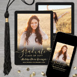 2 Foto Modern Simple Script Black Gold Afstuderen Aankondiging<br><div class="desc">Deel de vreugde van een middelbare school of universitaire graad met deze douane 2 foto zwarte en gouden aankondigingen. Alle afbeeldingen en formuleringen zijn eenvoudig te personaliseren. (AFBEELDING PLACEMENT TIP: Een gemakkelijke manier om een foto precies te centreren hoe u wilt is het te bebouwen alvorens aan de website van...</div>