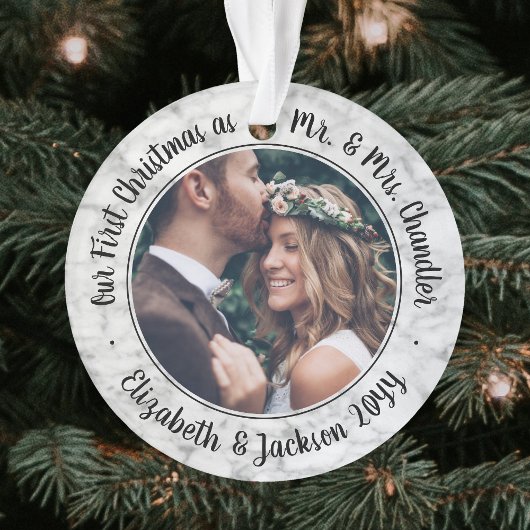 2 Foto: Mr & Mrs. 1st Kerstmis Elegant Faux Marble Ornament