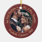 2 Foto: Mr & Mrs. 1st kerstscript Burgundy Keramisch Ornament (Voorkant)