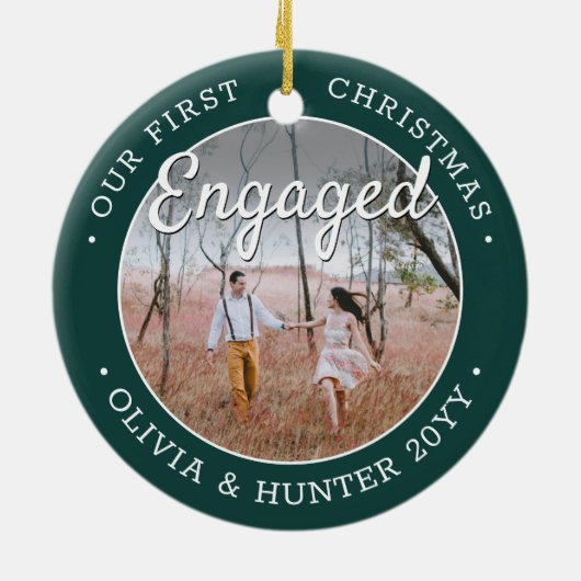 2 Foto Ons eerste kerstfeest Groen en Wit Keramisch Ornament (Achterkant)