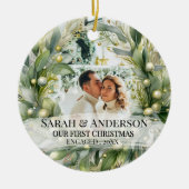 2 Foto Onze eerste kerst verloofd, Zverloofd Keramisch Ornament (Voorkant)