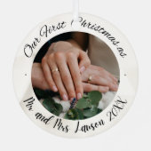 2 Foto Onze Eerste Kerstmis Getrouwd Faux Ornament (Achterkant)