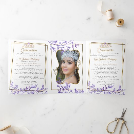 2 Foto Paarse gebladerte Mis Quince Años Drieluik Uitnodiging (Binnen)