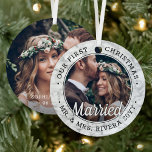 2 Foto Passen getrouwd 1e Kerstmis gehuwd met faux Metalen Ornament<br><div class="desc">Viel een vrolijke 1e vakantie als de heer & Mrs. met een op maat gemaakte 2 foto "Ons eerste kersthuwelijk" rond metaal faux marmer ornament. Alle tekst en afbeeldingen op deze sjabloon zijn eenvoudig te personaliseren. Indien aangewezen, kan de manuscripttypografie "Samen"of "Geëngageerd lezen." (AFBEELDING & de TIPS van het ONTWERP...</div>