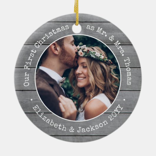 2 Foto Passen getrouwd Eerste Kerstmis Faux Grijze Keramisch Ornament (Achterkant)