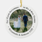 2 Foto Passen getrouwd Eerste Kerstmis Zwart-wit Keramisch Ornament (Voorkant)