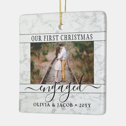 2 Foto Verloving Eerste Kerstmis Faux Marble Keramisch Ornament (Links)