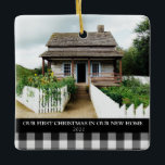 2 FOTO XMAS NIEUWE HOME BUFFALO PLAID CHRISTMAS KERAMISCH ORNAMENT<br><div class="desc">2 FOTO XMAS NEW HOME BUFFALO PLAID CHRISTMAS CERAMIC ORNAMENT - Wat een mooie manier om het geluk van je eerste kerstfeest in je nieuwe huis te herinneren! Je zult je herinneren wanneer je voor de feestdagen ingaat. U kunt uw kerstversiering gemakkelijk personaliseren en het "uniek van u"maken door onze...</div>