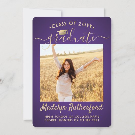 2 Fotoklasse: Paars en Gold Script Afstuderen Aankondiging (Voorkant)