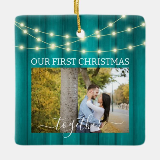 2 Foto's 1e Kerstmis Samen Blauwgroen Parket Licht Keramisch Ornament (Voorkant)