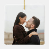 2 foto's Eerste Kerstmis Betrokken Rode Groene Str Keramisch Ornament (Achterkant)