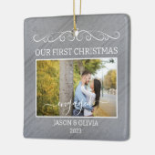 2 Foto's Eerste Kerstmis Betrokken Rustieke Houten Keramisch Ornament (Links)