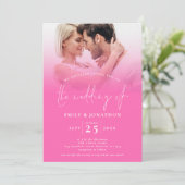 2 Foto's Overlay Script QR Code Hot Pink Bruiloft Kaart (Staand voorkant)