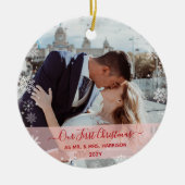 2 Foto's (Vert+H) Eerste Kerstmis: mevrouw Snowfla Keramisch Ornament (Voorkant)