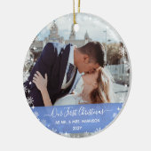 2 Foto's (Vert+H) Eerste Kerstmis: mevrouw Snowfla Keramisch Ornament (Links)