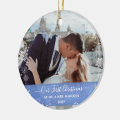 2 Foto's (Vert+H) Eerste Kerstmis: mevrouw Snowfla Keramisch Ornament (Links)