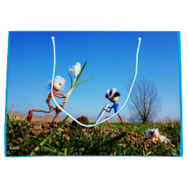 2 Fubby's die een bol krokus planten. Groot Cadeauzakje