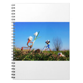 2 Fubby's die een bol krokus planten. Notitieboek