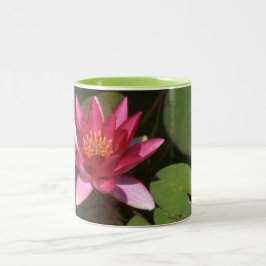 2 GESTEMPELDE MOK, " ROZE LOTUSBLOESEM" TWEEKLEURIGE KOFFIEMOK