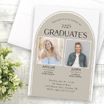 2 Graduates Tan Arch Double Afstuderen Kaart<br><div class="desc">Deze moderne uitnodiging van het afstuderen is speciaal ontworpen voor twee afgestudeerden. De uitnodiging is perfect voor broer en zus,  tweeling of vrienden. Op de achtergrond ziet u een kleurrijke vorm.</div>