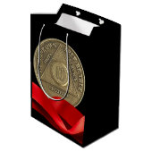 2 Jaar AA Jubileum Munt Rode Lint Medium Cadeauzakje (Achterkant Gekanteld)