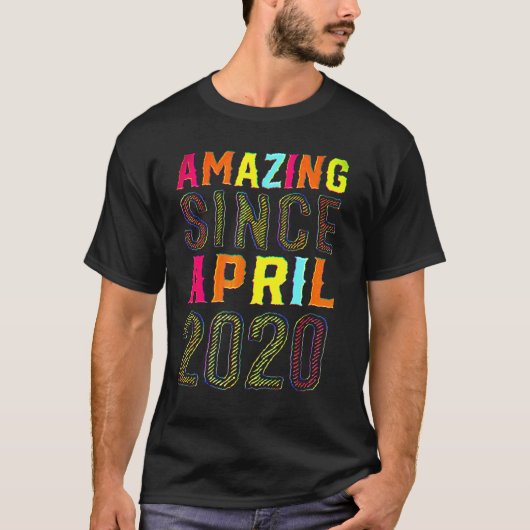 2 jaar oud 2e verjaardag geweldig sinds april 2020 t-shirt (Voorkant)