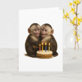 2 lieve kapucijneraapjes omhelzen elkaar liefdevol kaart (Gele Bloem)