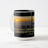 2 Peter 1:2 Tweekleurige Koffiemok (Voorkant links)