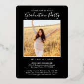 2 Photo Graduation Party Modern Script Zwart en Folie Uitnodiging (Achterkant)
