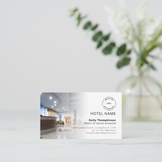 2 Photo Overlay Logo QR Code Hotel Guest House Visitekaartje (Staand voorkant)