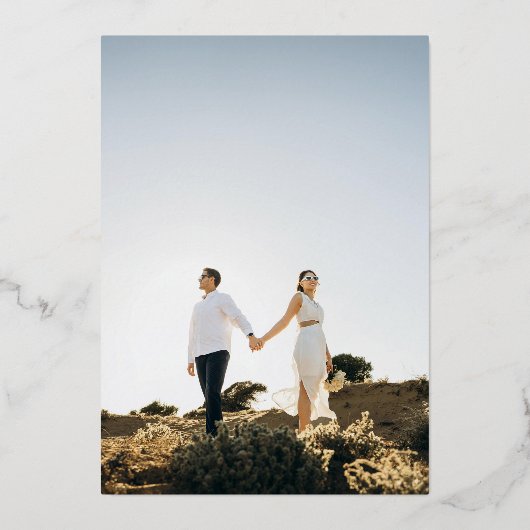 2 Photo & Silver Script Seaside Beach Wedding Folie Uitnodiging (Achterkant)