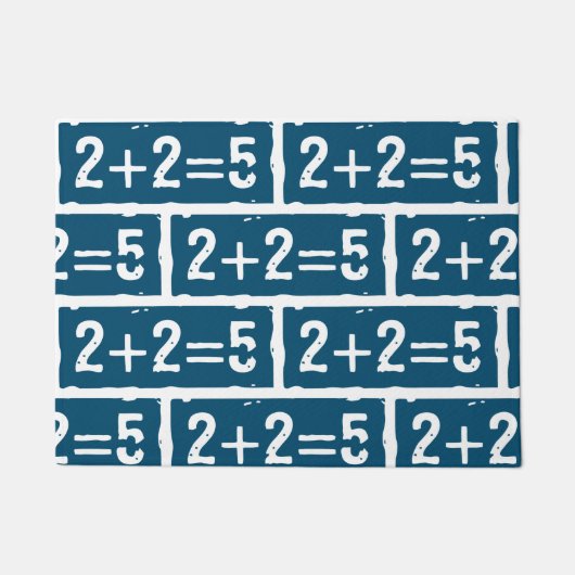 2 plus 2 is 5 deurmat (Voorkant)