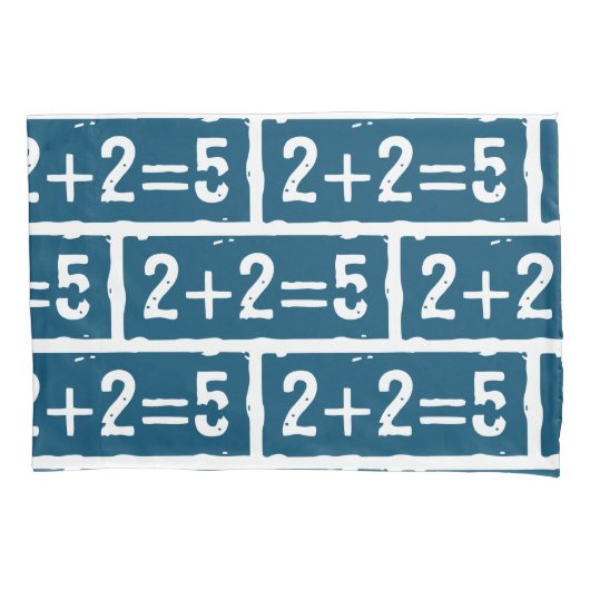 2 plus 2 is 5 kussensloop (Voorkant)