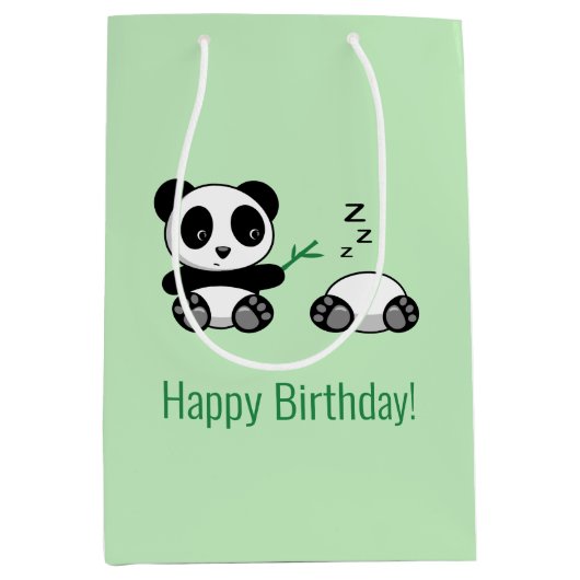 2 Schattigee kleine panda's op groen Medium Cadeauzakje (Voorkant)