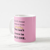 2 Schoenen of Geen Lt. Roze Pers. Koffiemok (Voorkant links)