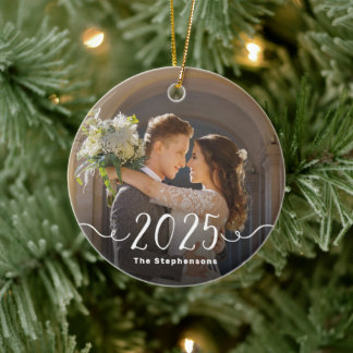 2-Sided 2025 Elegant Script Overlay Double Photo Keramisch Ornament