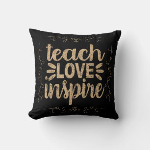 2- Teach Love Inspire Shirt, Retro leraar Kussen