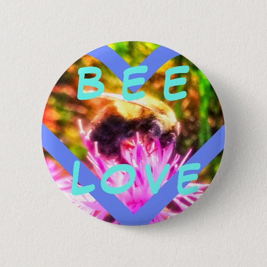 2BEE LOVE MED PIN RONDE BUTTON 5,7 CM (Voorkant)