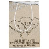2e Jubileum Beach Hearts Medium Gift Bag Cadeauzakje (Voorkant)