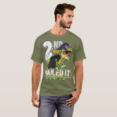 2e klas genageld het T Rex Dinosaur Afstuderen T-shirt (Voorkant volledig)