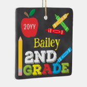 2e klas Keepsake Chalkboard Kleurrijk Kinder Keramisch Ornament (Rechts)