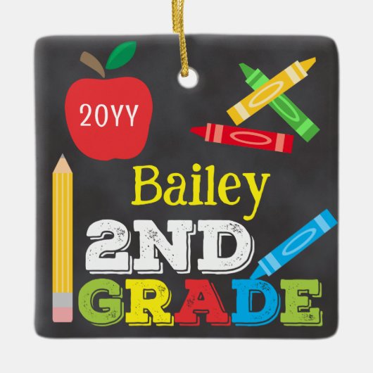 2e klas Keepsake Chalkboard Kleurrijk Kinder Keramisch Ornament (Voorkant)