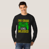 2e klas niveau ontgrendeld game controller eerste  t-shirt (Voorkant volledig)